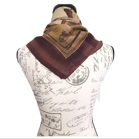 NWOT polyester Womens Square Scarf 34x34 - Picture 5 of 7